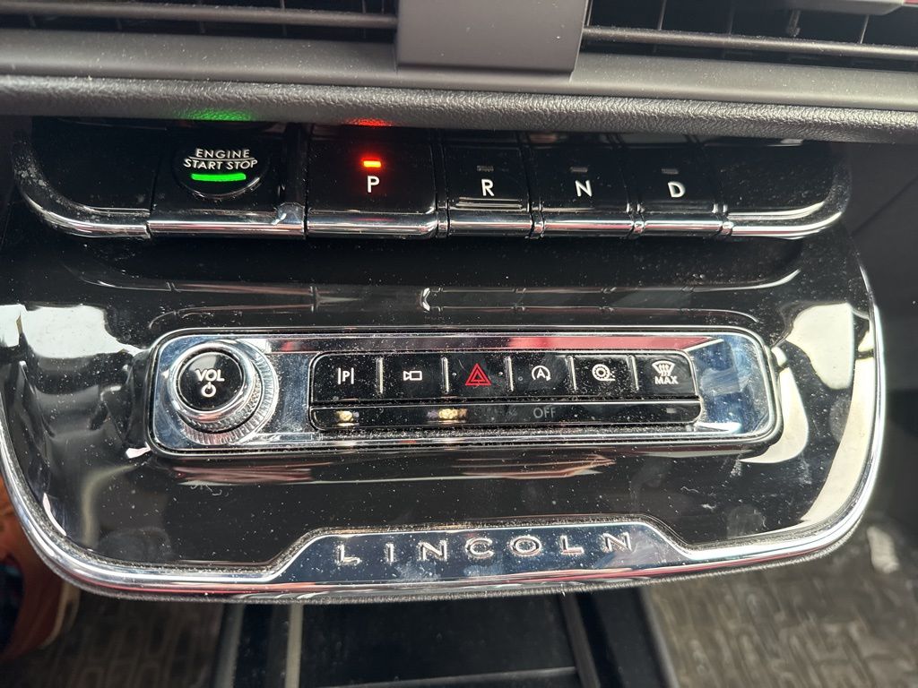 Certified Used 2024 Black Lincoln Reserve image 8