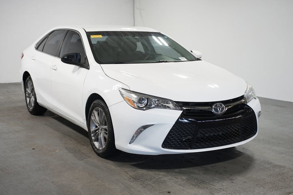 2017 Toyota Camry LE 3