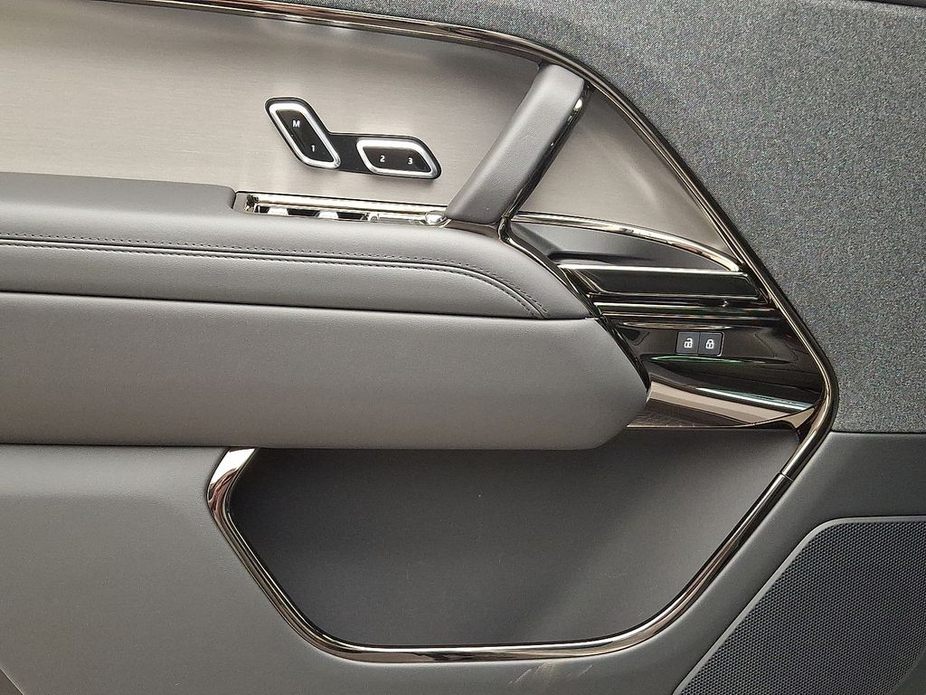 Thumbnail: 2026 Land Rover Range Rover Sport - 9