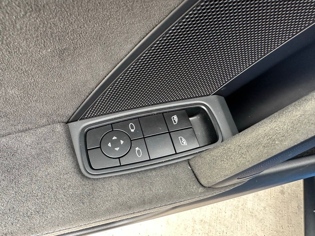 Thumbnail: 2022 Porsche 911 - 22