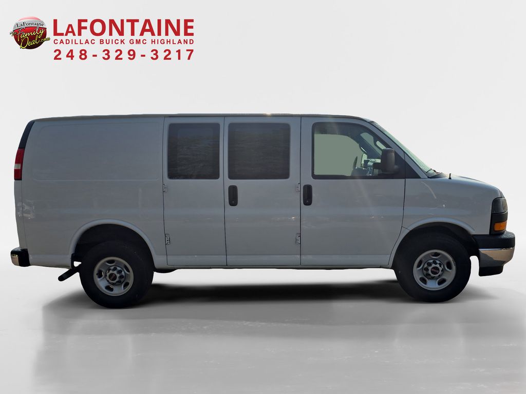 2022 GMC Savana 2500 Work Van 8