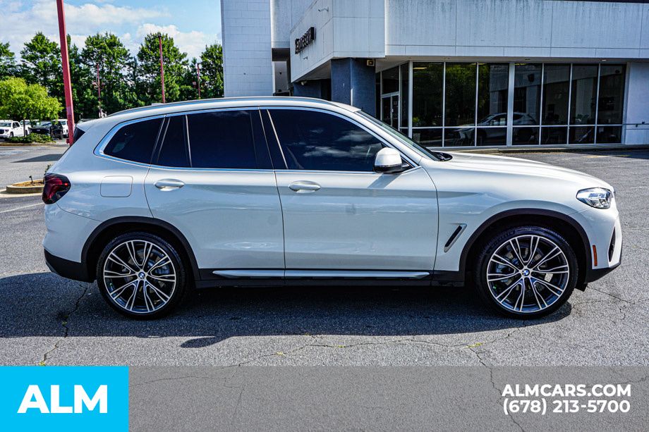 Used 2022 White BMW xDrive30i image 9