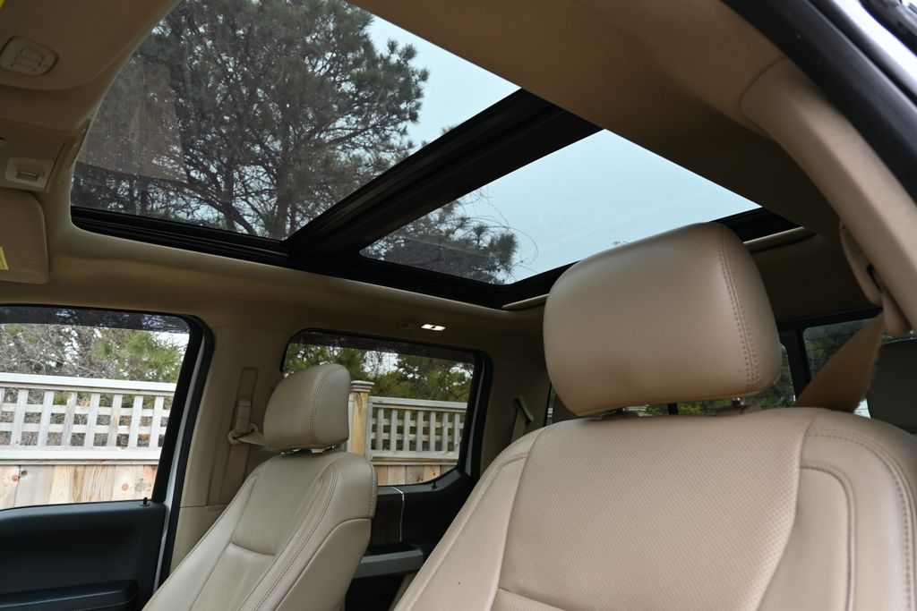 2016 Ford F-150 Lariat 9