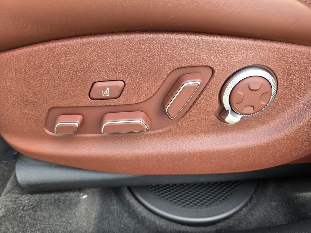 Thumbnail: 2025 Genesis GV80 - 19