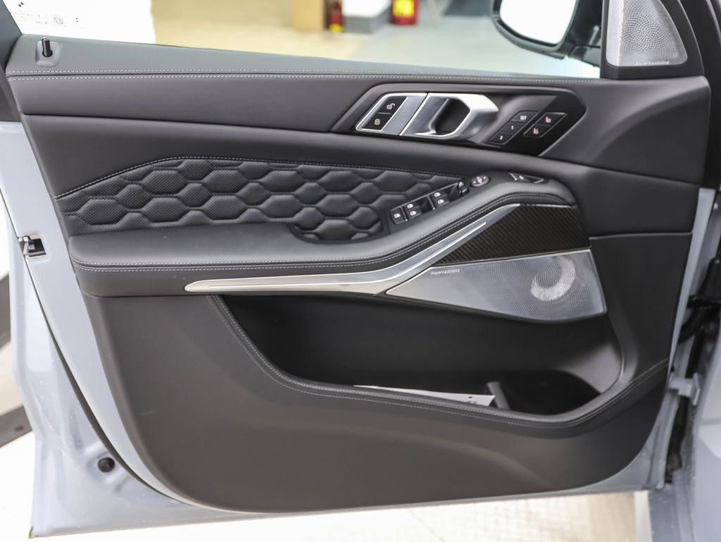 Thumbnail: 2026 BMW X5 - 10