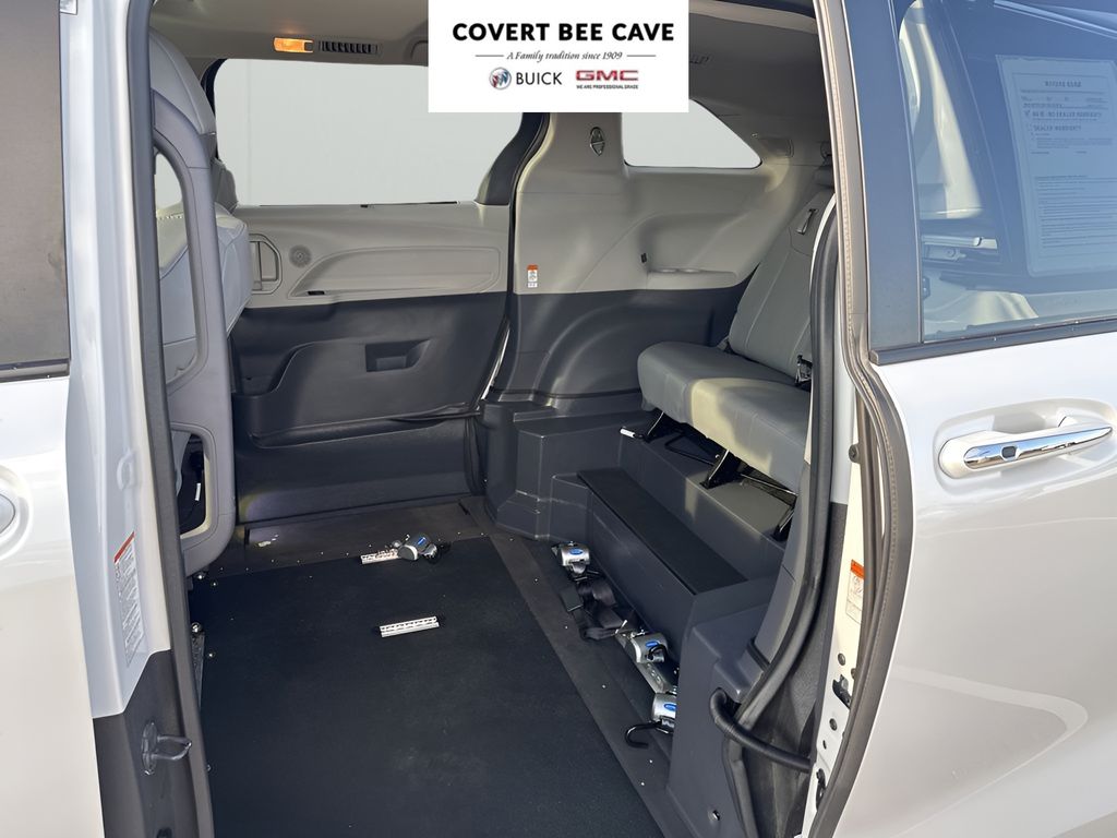 Used Car 2024 Toyota Sienna  Xle For Sale Under $80,000 In Austin, Texas