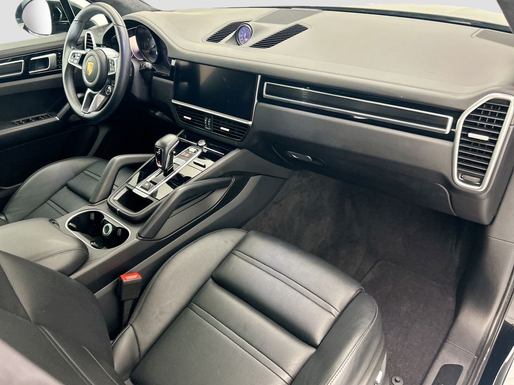 Thumbnail: 2021 Porsche Cayenne - 19