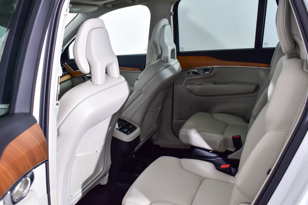 Thumbnail: 2021 Volvo XC90 - 21