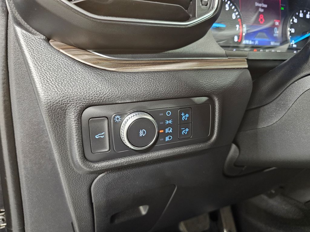 Used 2020 Black Ford Limited image 24