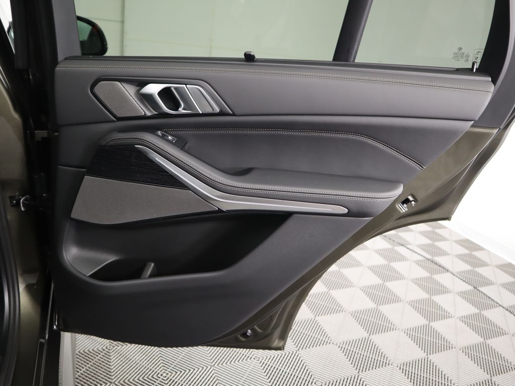 Thumbnail: 2026 BMW X5 - 28