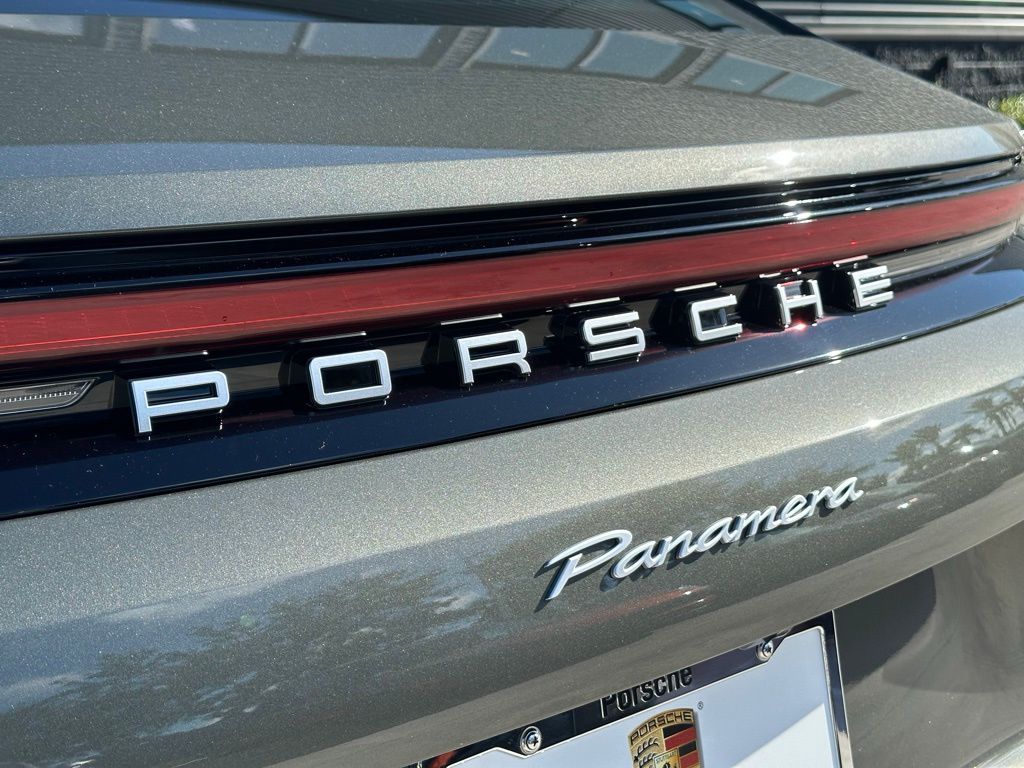 2024 Porsche Panamera  31