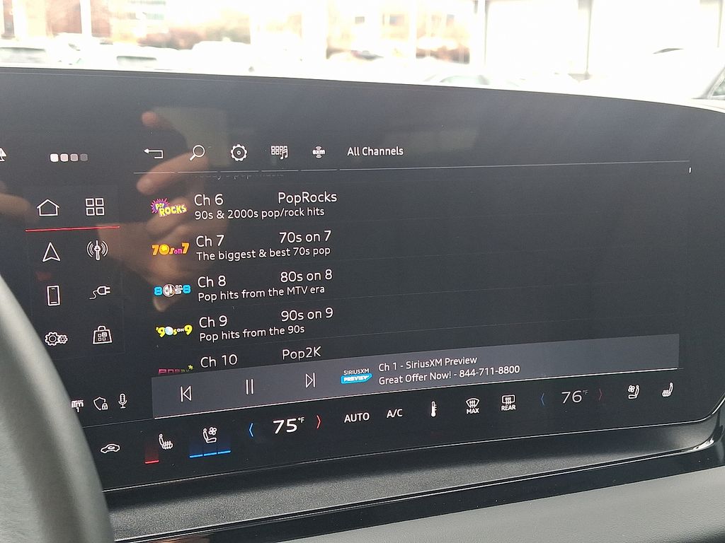 Thumbnail: 2025 Audi Q6 e-tron - 18