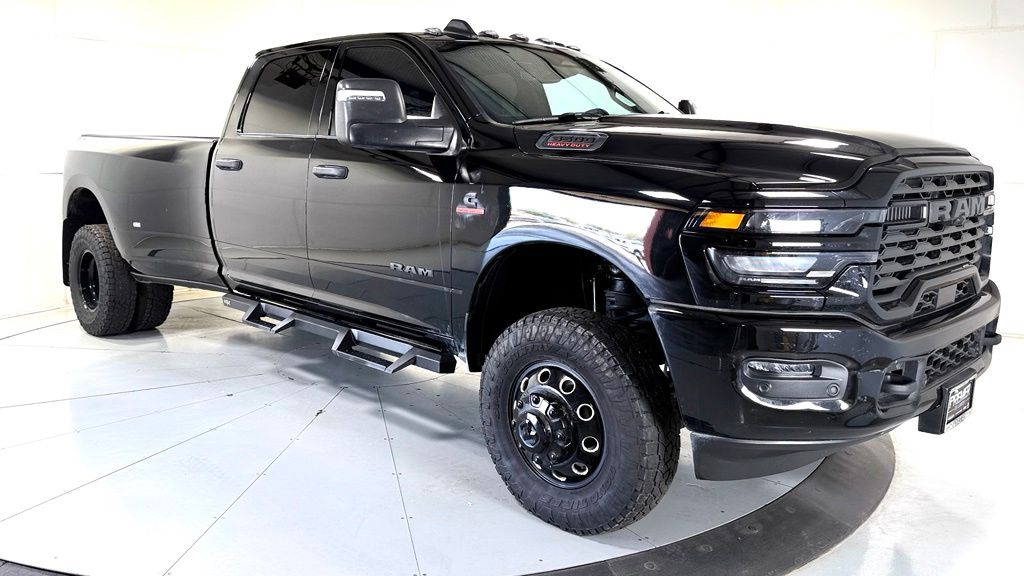 2025 RAM 3500 Big Horn Crew Cab LB DRW 4WD    