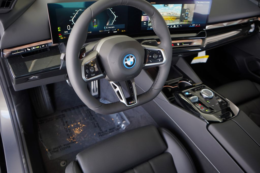 2025 BMW i5 eDrive40 13
