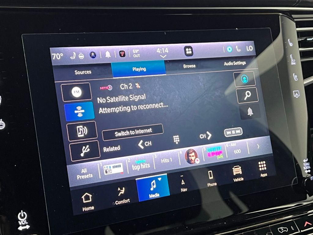 Thumbnail: 2023 Jeep Wagoneer - 15