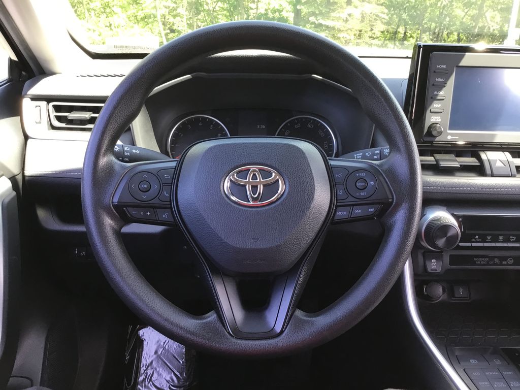2021 Toyota RAV4 LE 16