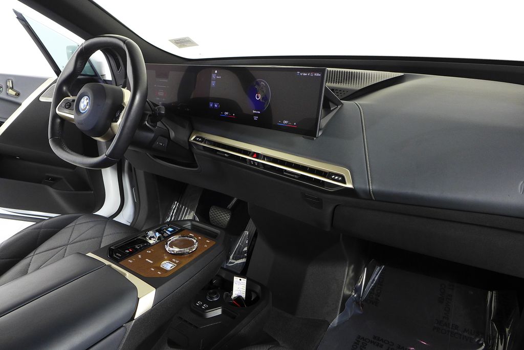 Thumbnail: 2023 BMW iX - 12