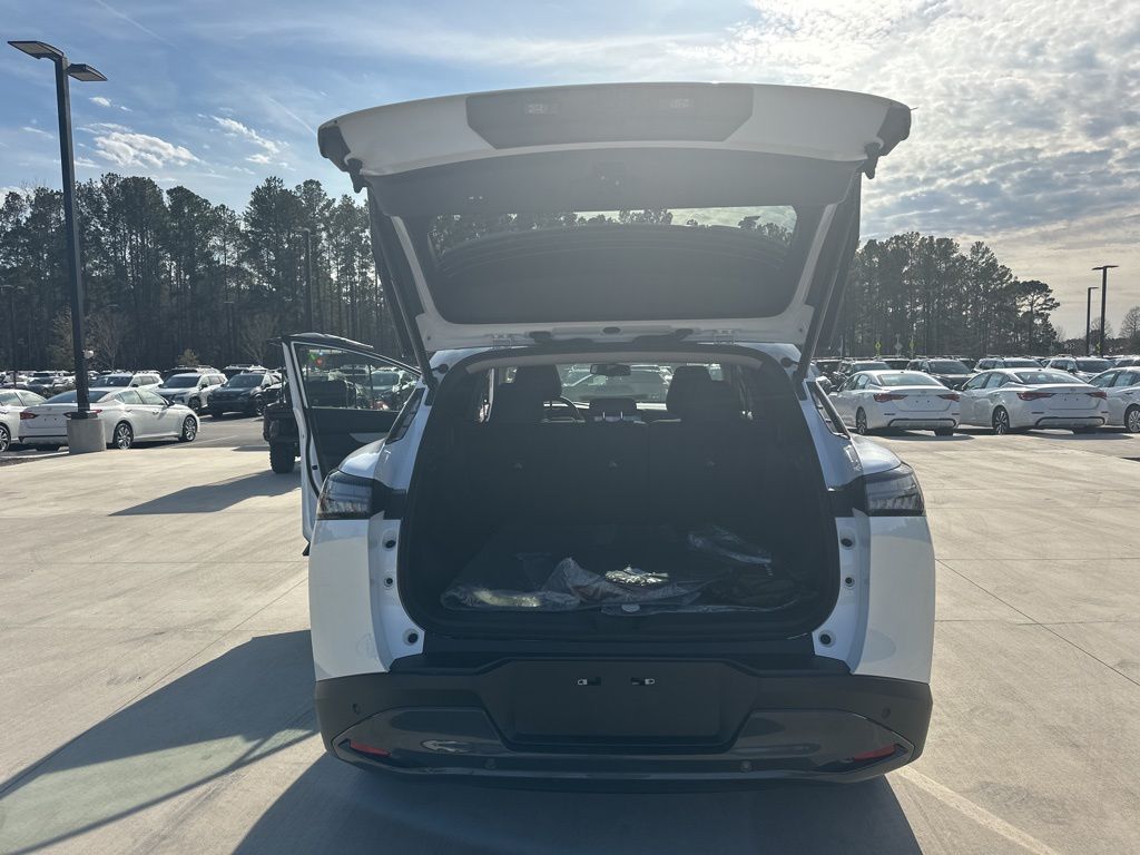 2025 Everest White Pearl Tricoat Nissan Murano SL AWD SUV