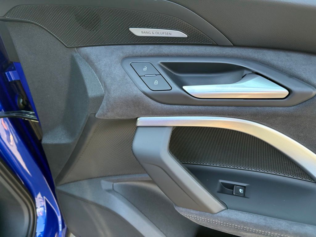 Thumbnail: 2026 Audi SQ5 - 24