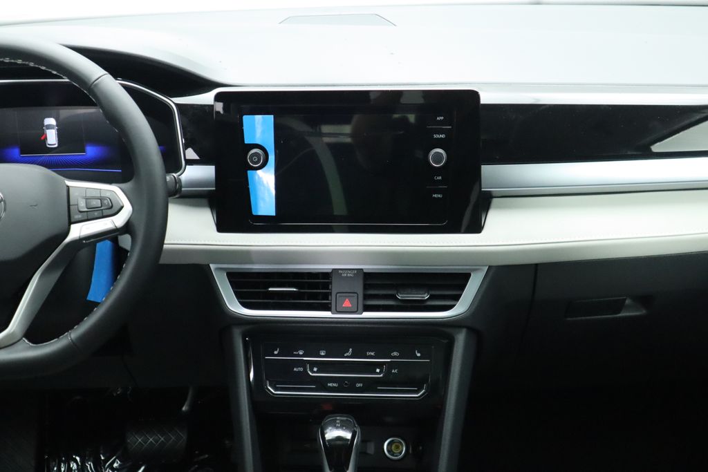 2025 Volkswagen Taos SE 15