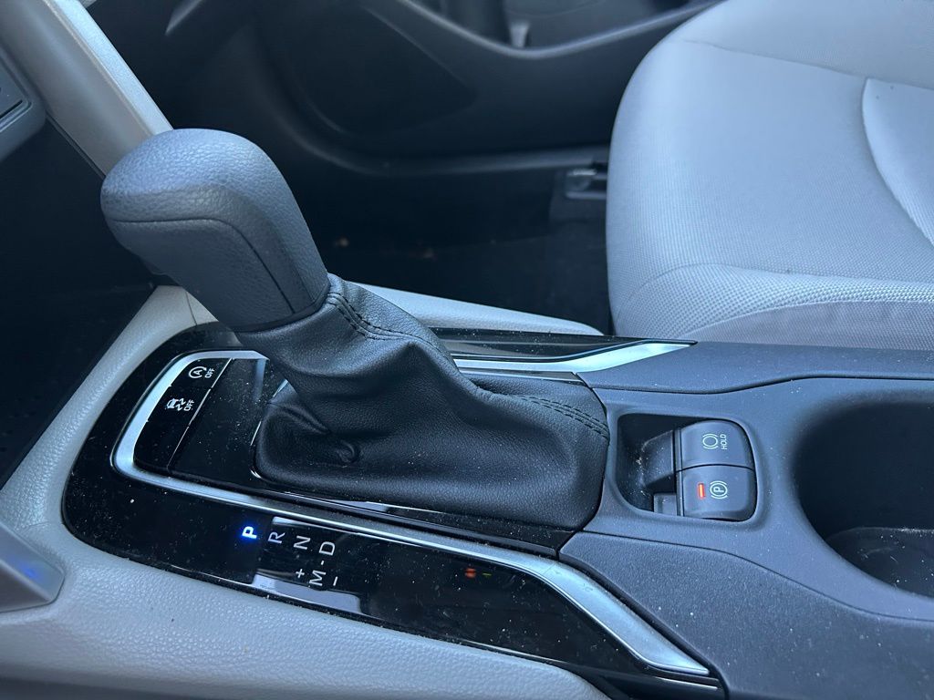 2024 Toyota Corolla Cross L 21