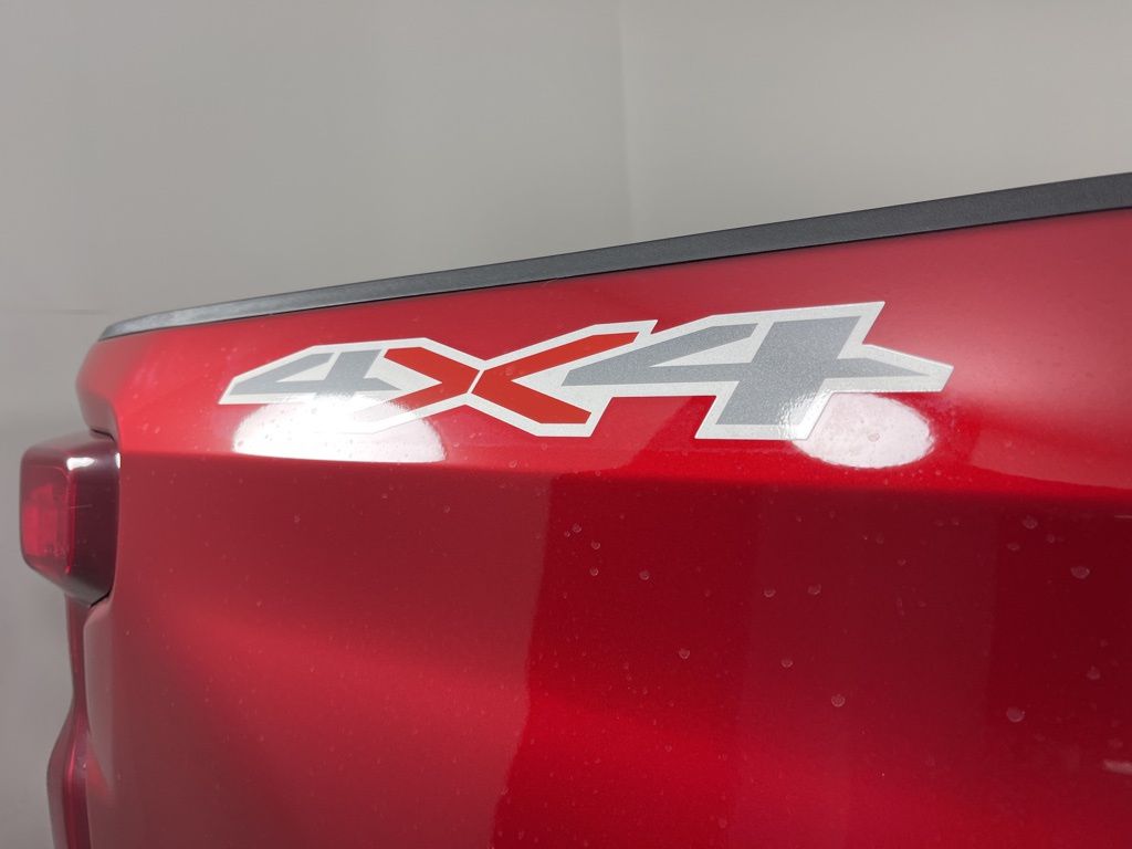 Thumbnail: 2026 Chevrolet Silverado 1500 - 17