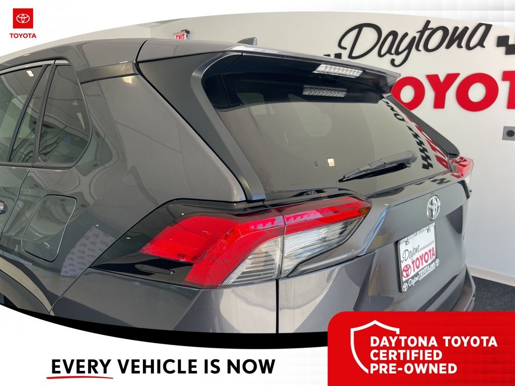 2024 Toyota RAV4 LE - Photo 12