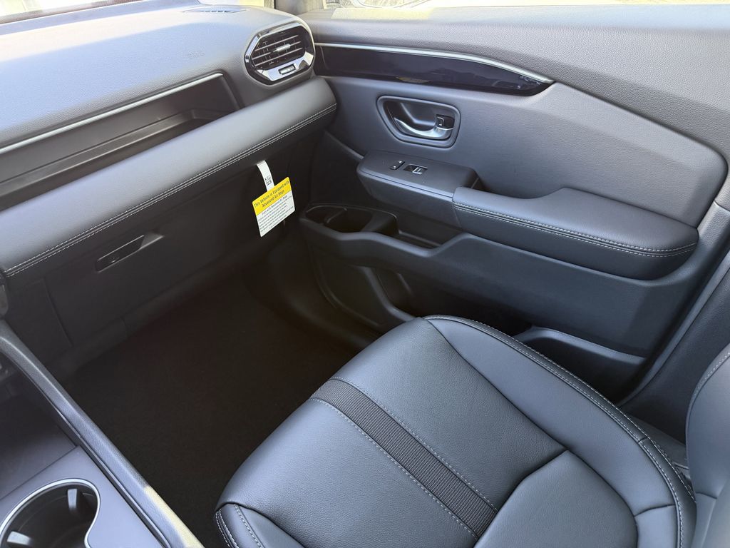 new 2025 Honda Pilot car, priced at $50,875