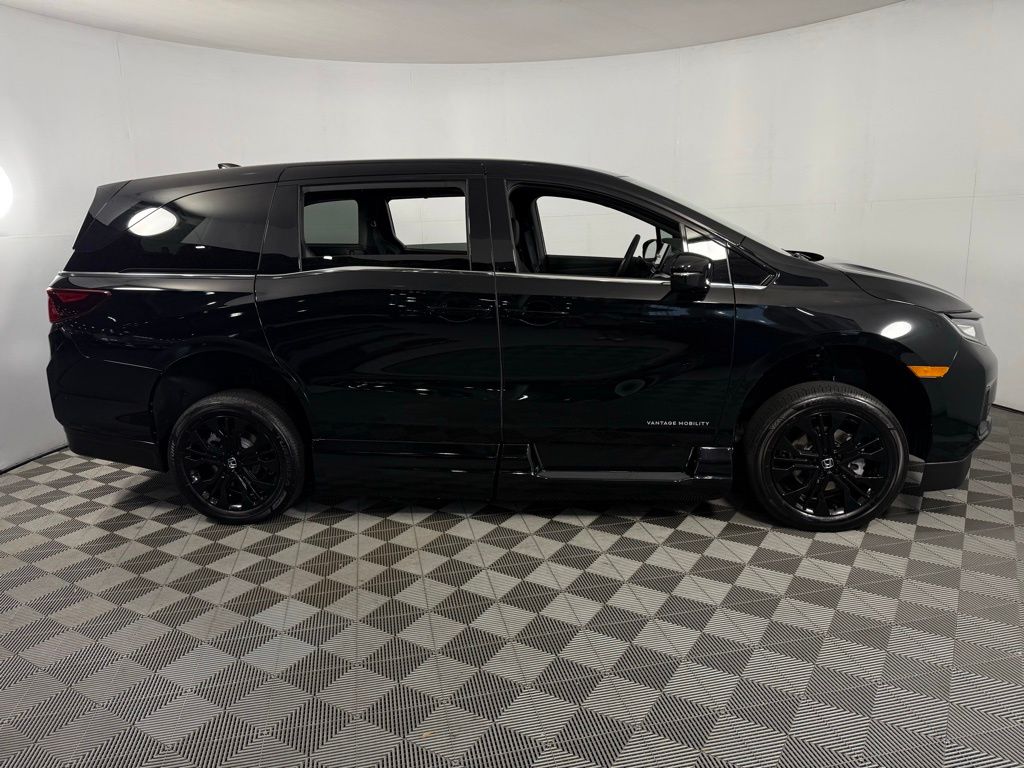 2025 Honda Odyssey Sport L - Photo 8