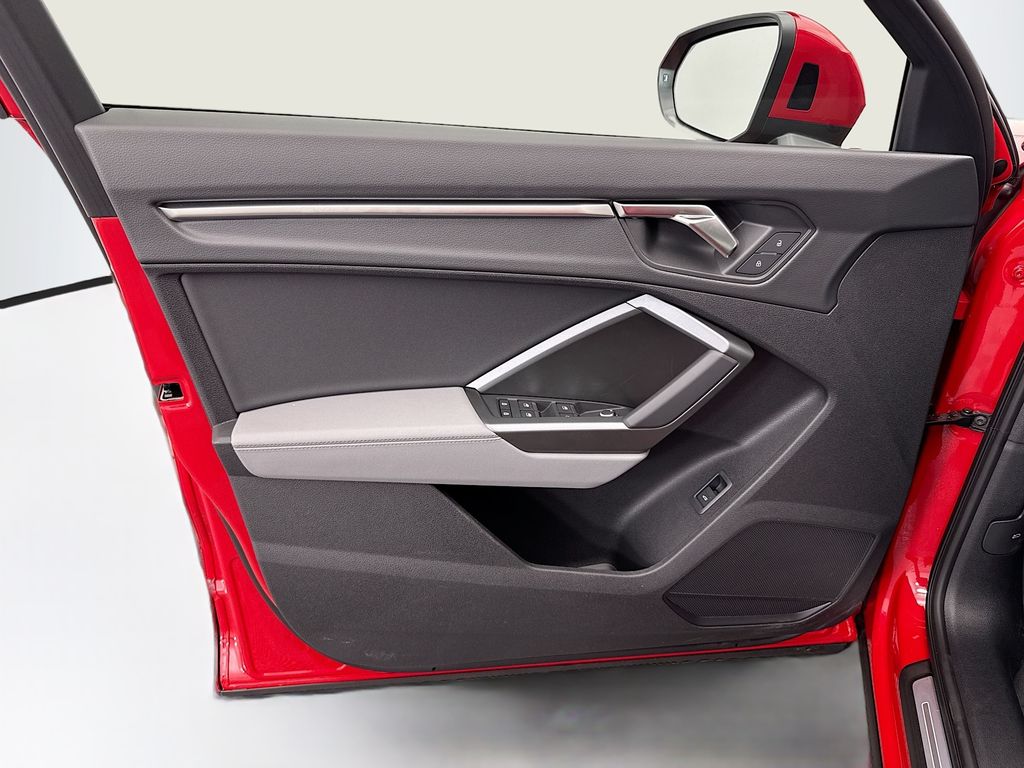 Thumbnail: 2025 Audi Q3 - 23