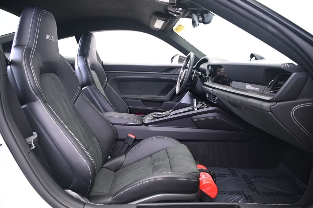 2024 Porsche 911 Carrera S 29