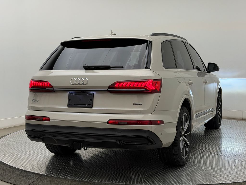 Thumbnail: 2023 Audi Q7 - 8