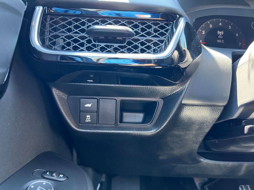 Thumbnail: 2025 Acura ADX - 16