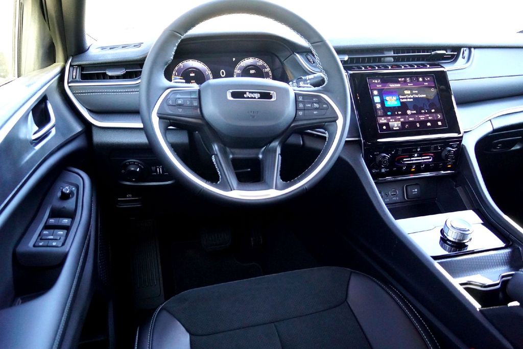 New Car 2025 Jeep Grand Cherokee L  Altitude X For Sale Under $40,000 In Taylor, Texas