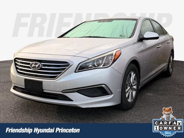Symphony Silver 2016 Hyundai Sonata SE FWD Sedan Front-Wheel Drive 6-Speed Automatic