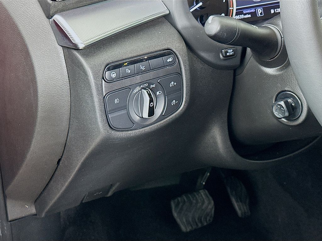 Thumbnail: 2022 INFINITI QX50 - 10