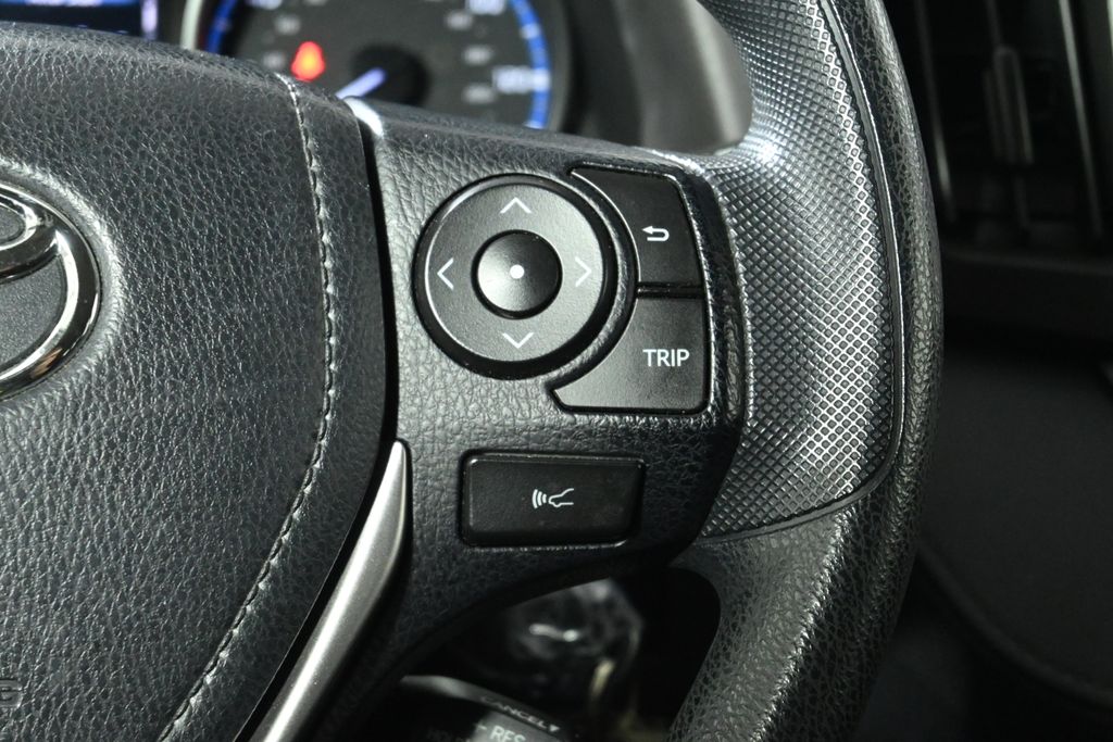 Thumbnail: 2018 Toyota RAV4 - 15
