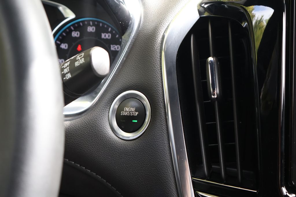 Thumbnail: 2023 Chevrolet Traverse - 29