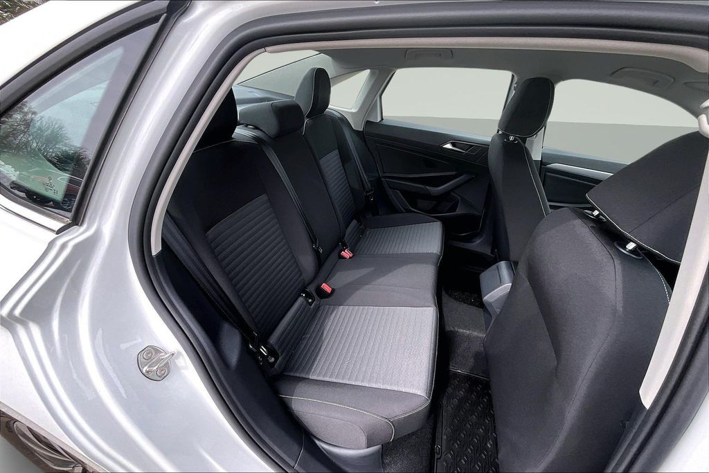 New 2026 White Volkswagen 1.5T S image 9