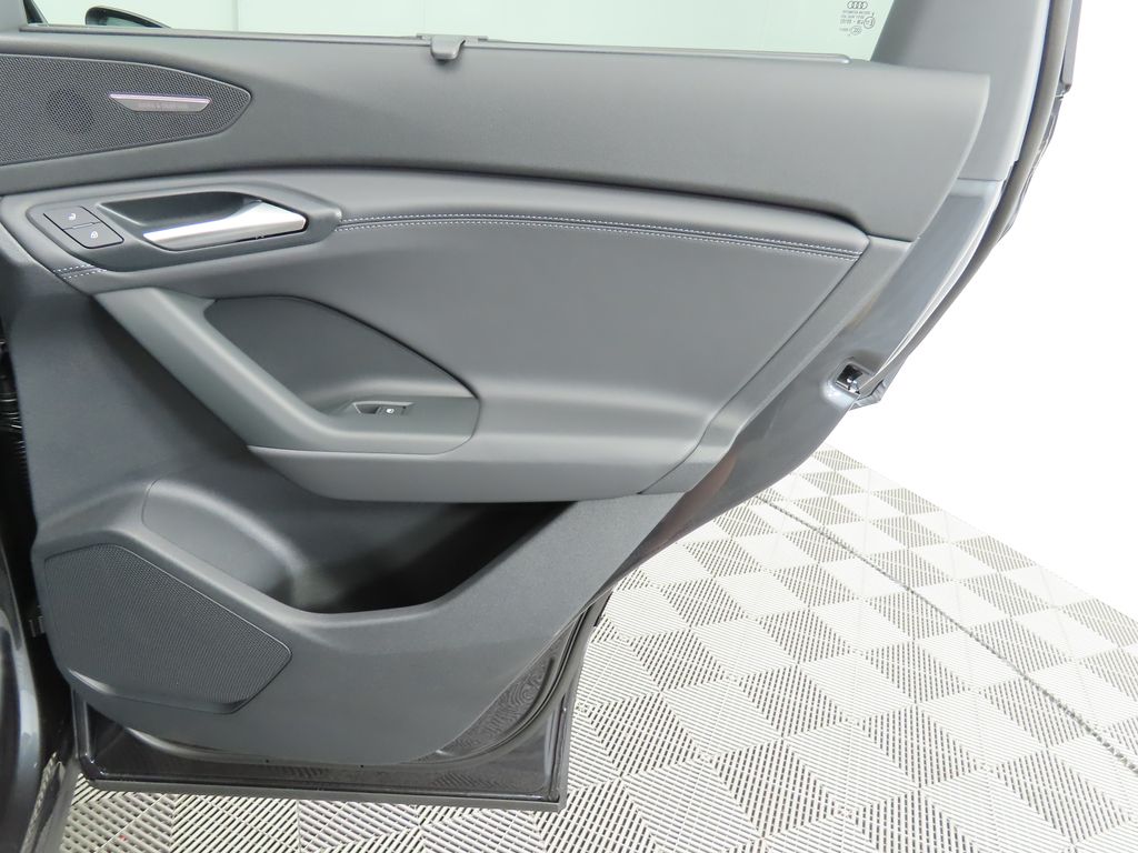 2025 Audi Q6 e-tron Premium 27
