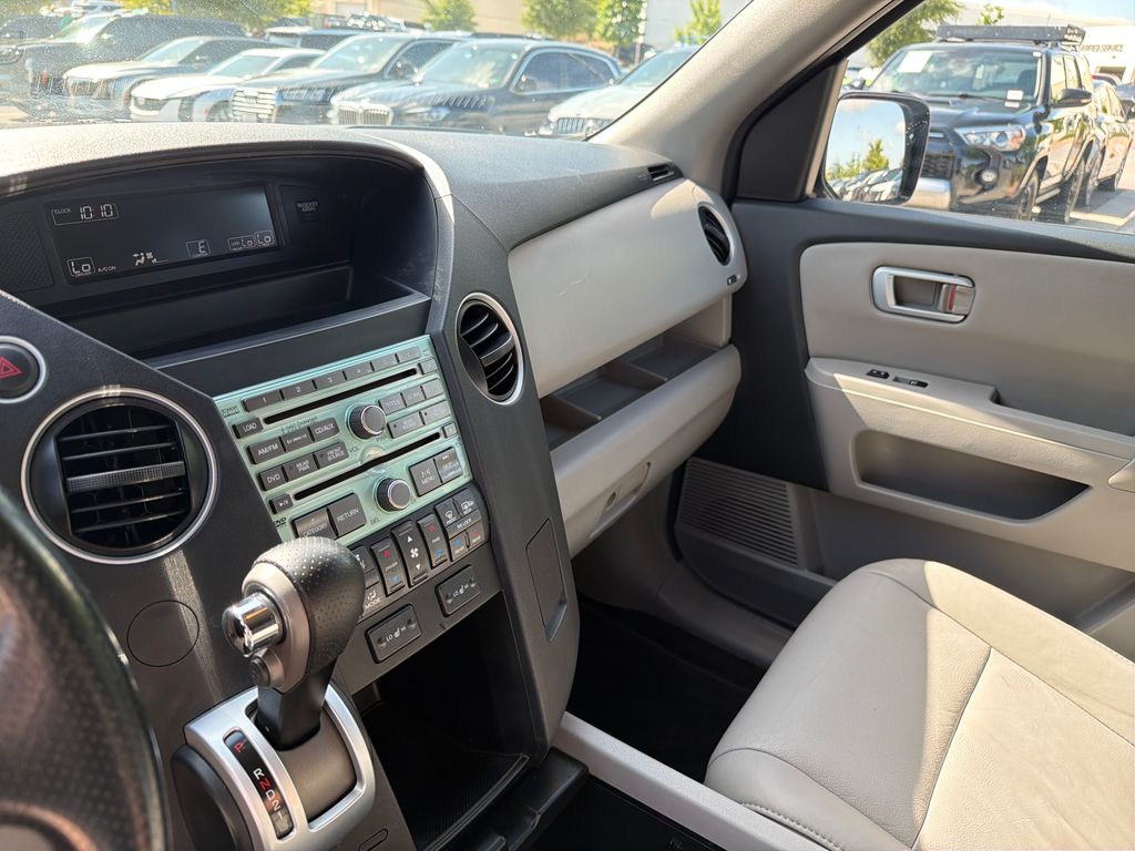 Used 2010  Honda EX-L image 25