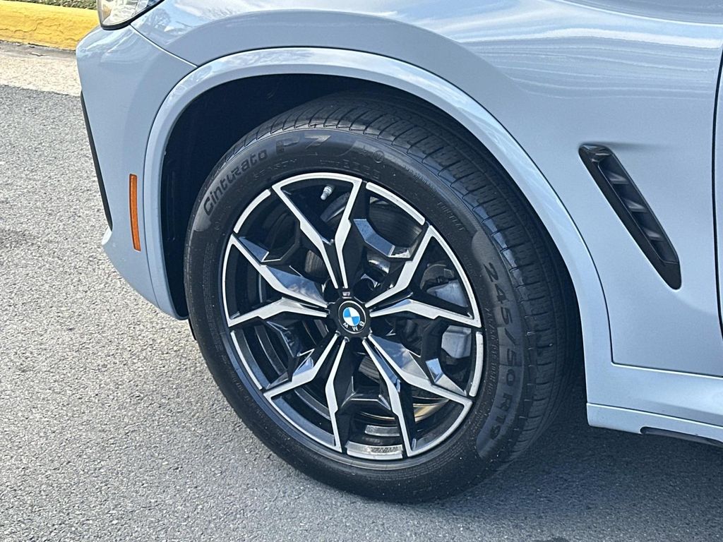 Thumbnail: 2022 BMW X4 - 15