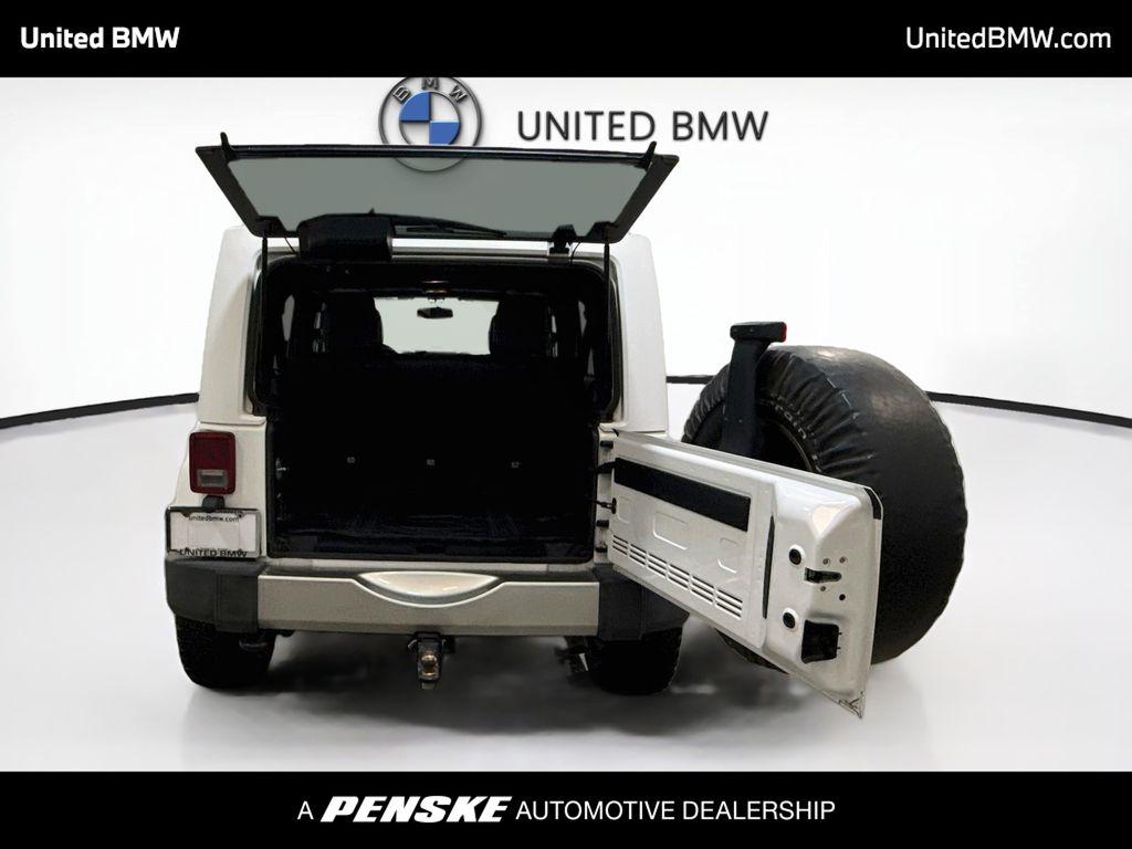 Thumbnail: 2017 Jeep Wrangler - 18