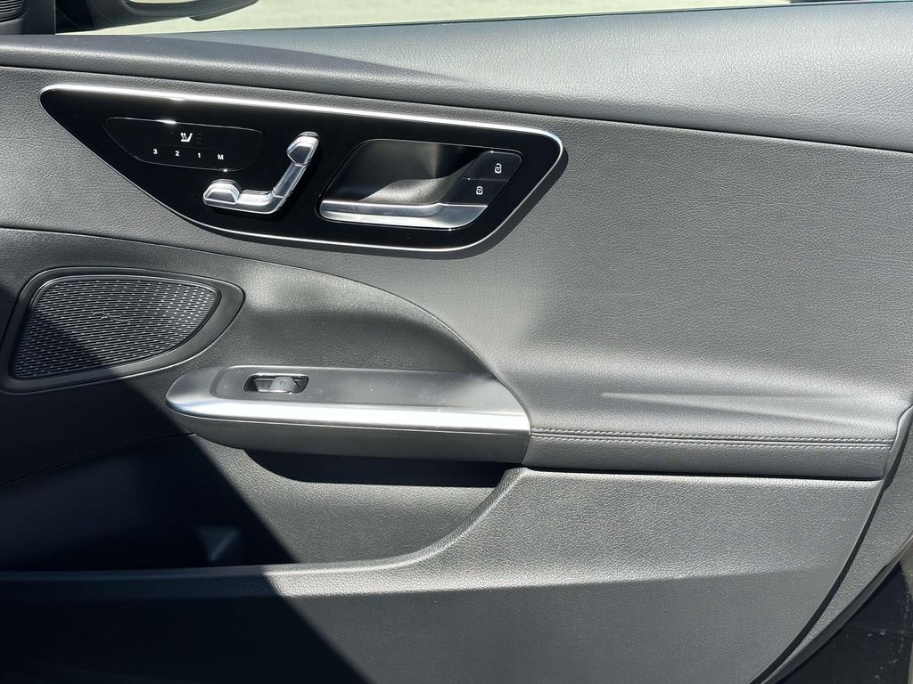 2025 Mercedes-Benz C-Class C 300 19
