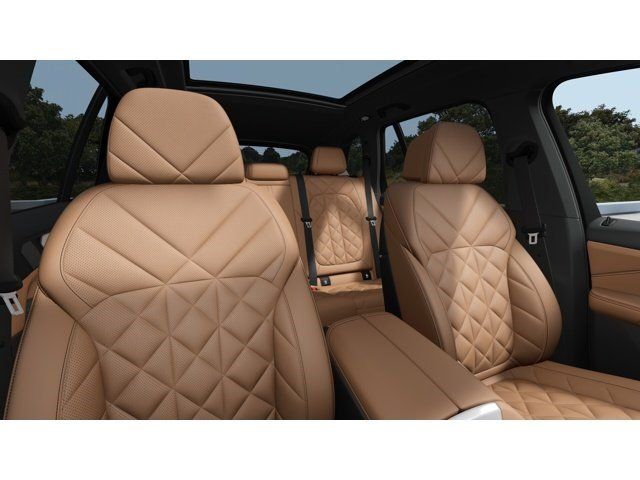New 2026 White BMW xDrive40i image 11