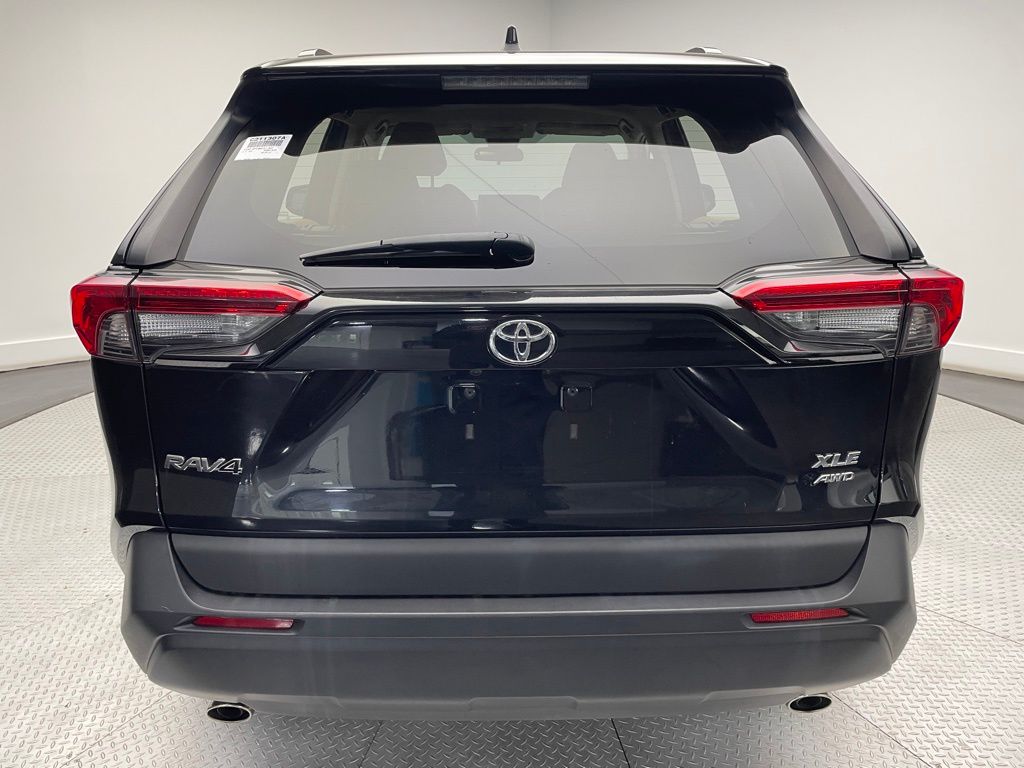 2021 Toyota RAV4 XLE 6