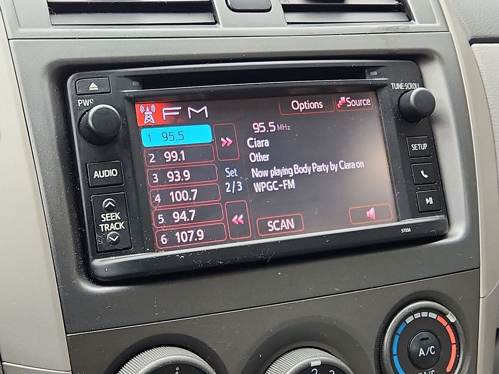 Thumbnail: 2013 Toyota Corolla - 16