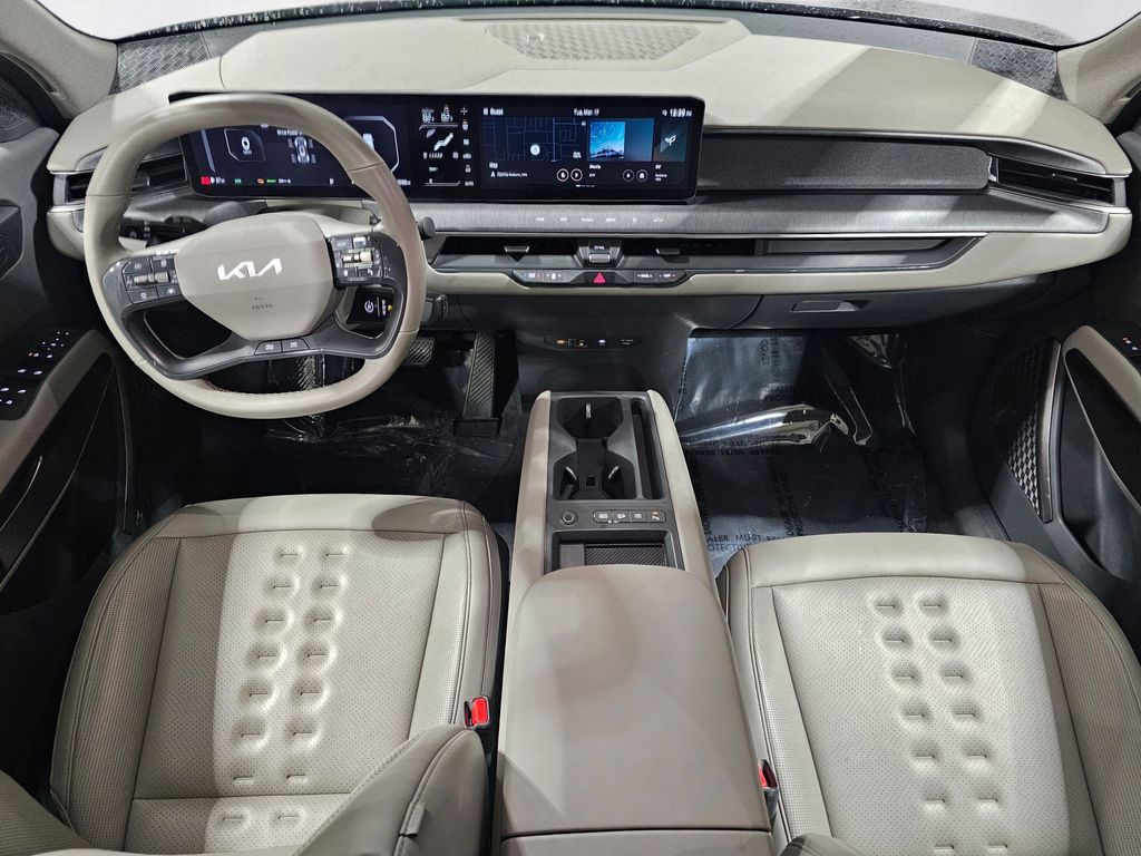 Used 2024 Gray Kia Wind image 5