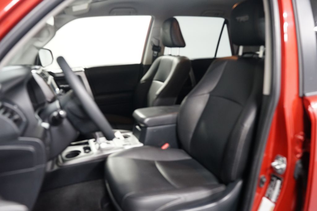 Thumbnail: 2022 Toyota 4Runner - 6