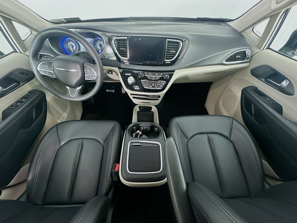 Used 2024 White Chrysler Touring L image 10